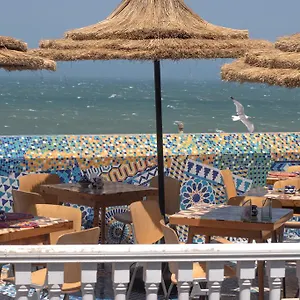 Konukevi Salut Maroc!, Suvayr